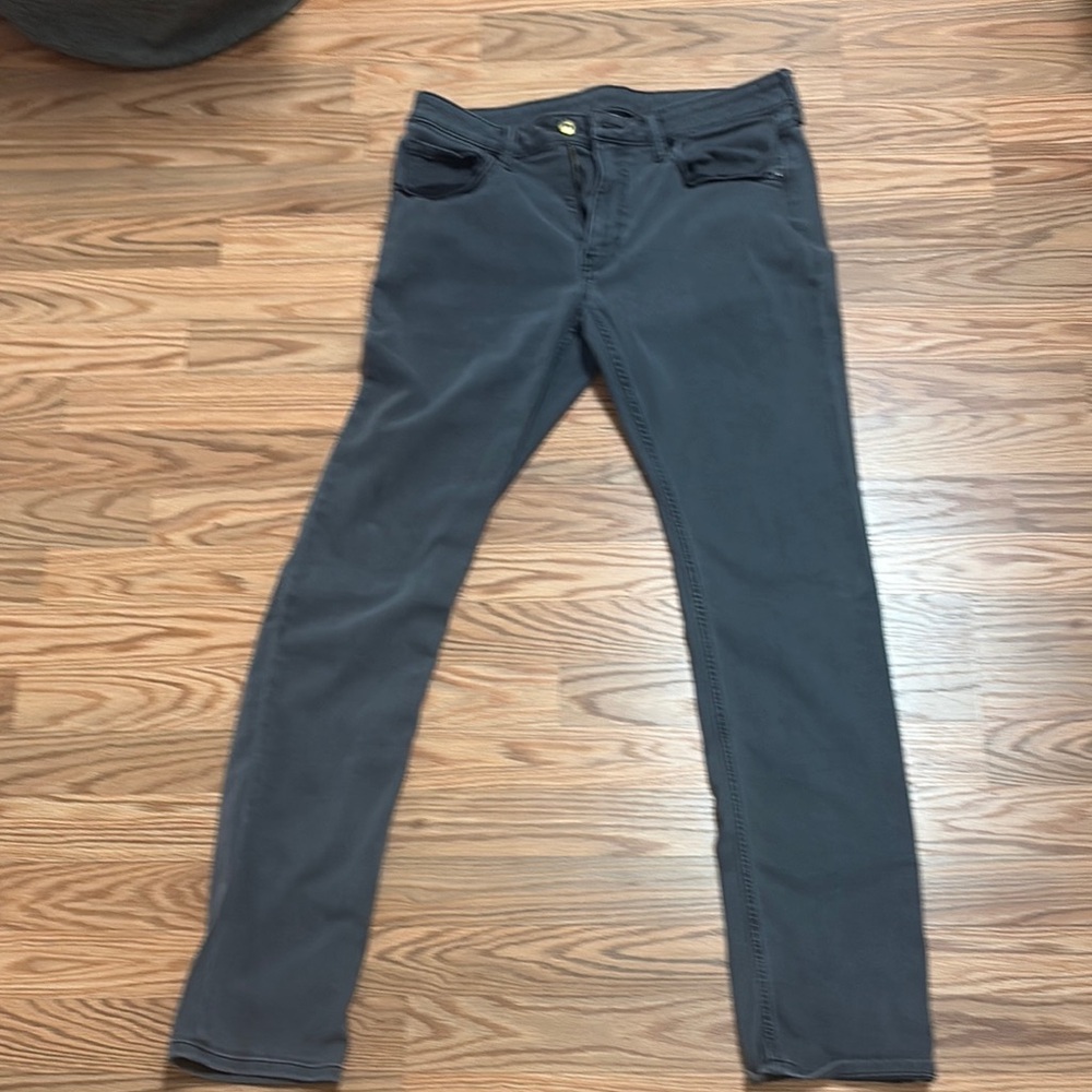 True Classic Comfort Stretch 33x32